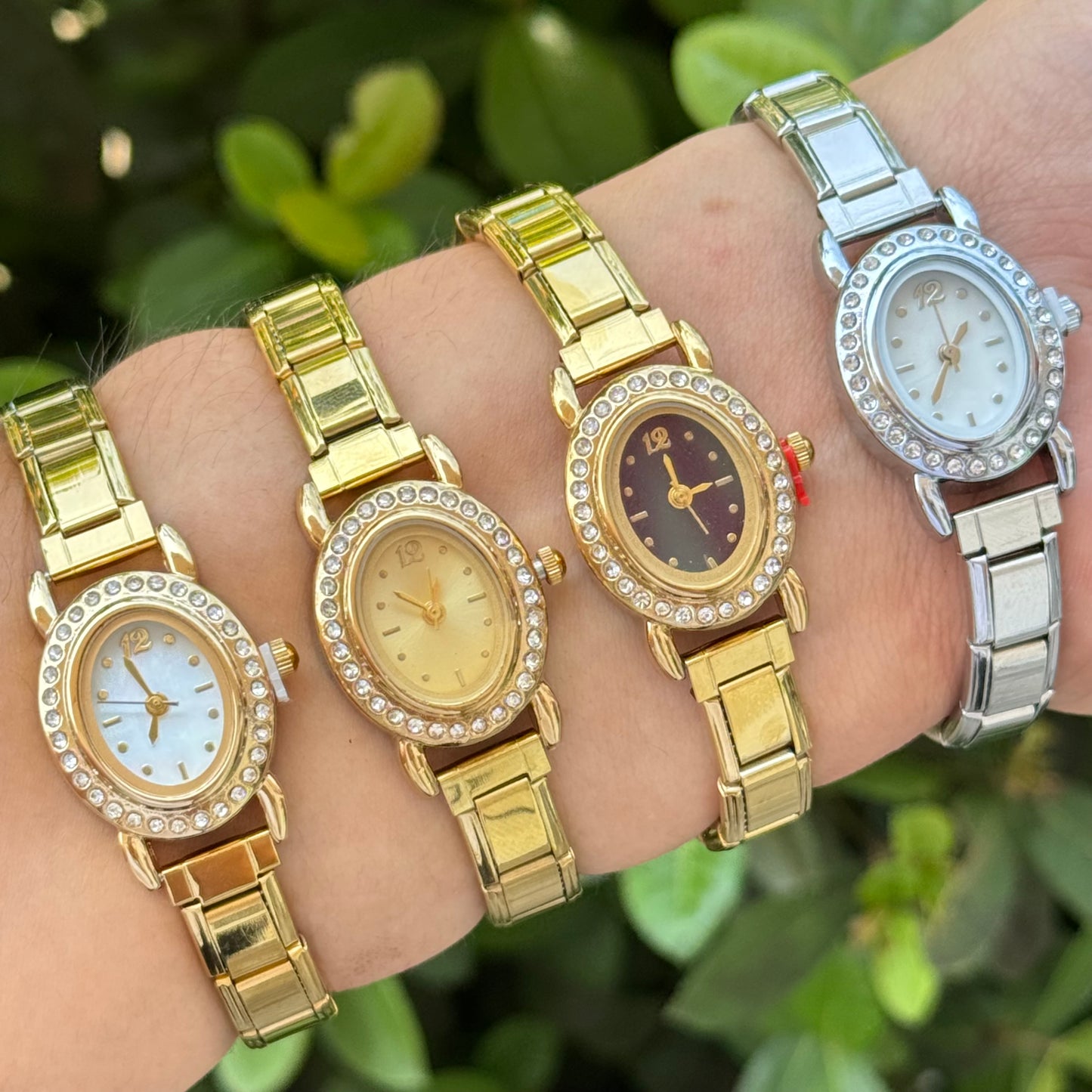 Reloj Ovalado Mini Cristales