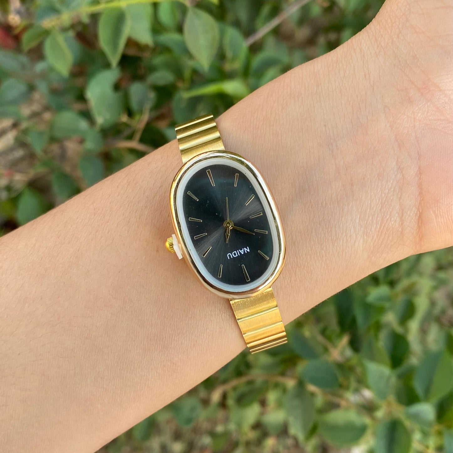Reloj Ovalado