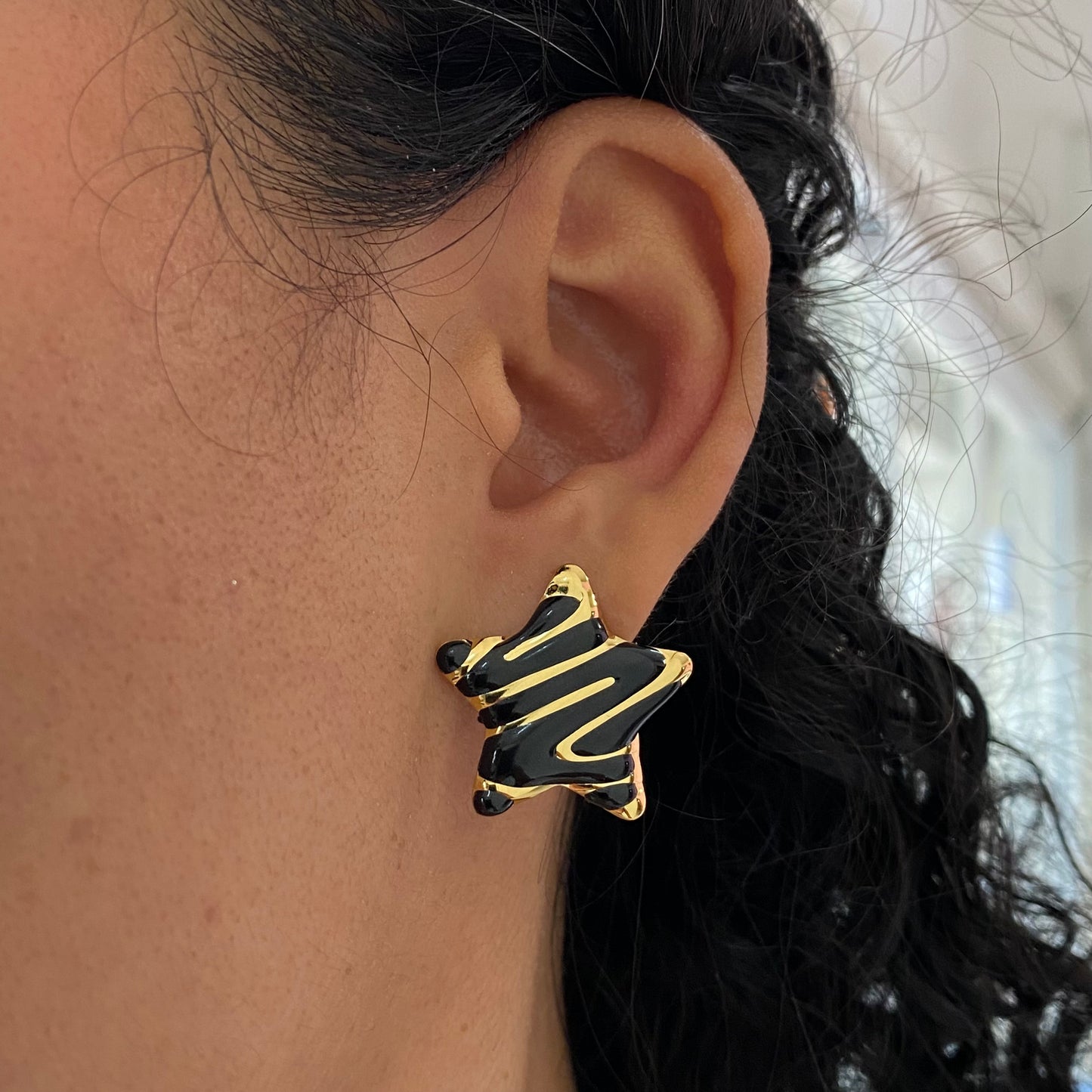 Aretes Estrella Negro acero