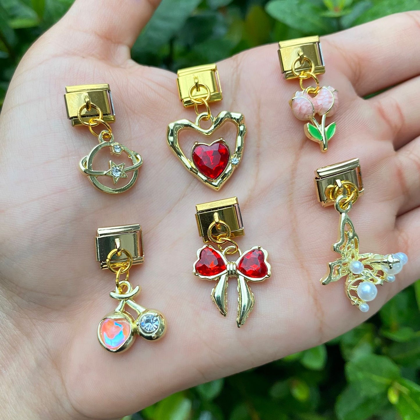 Charm colgante dorado