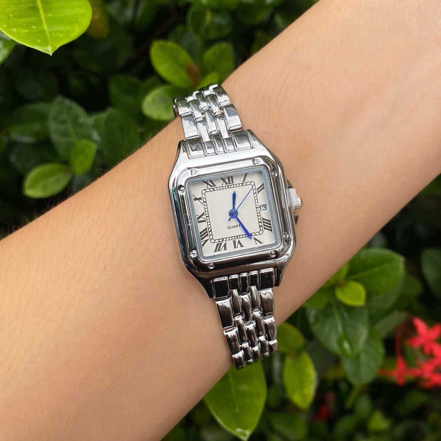 Reloj cuadrado plateado acero
