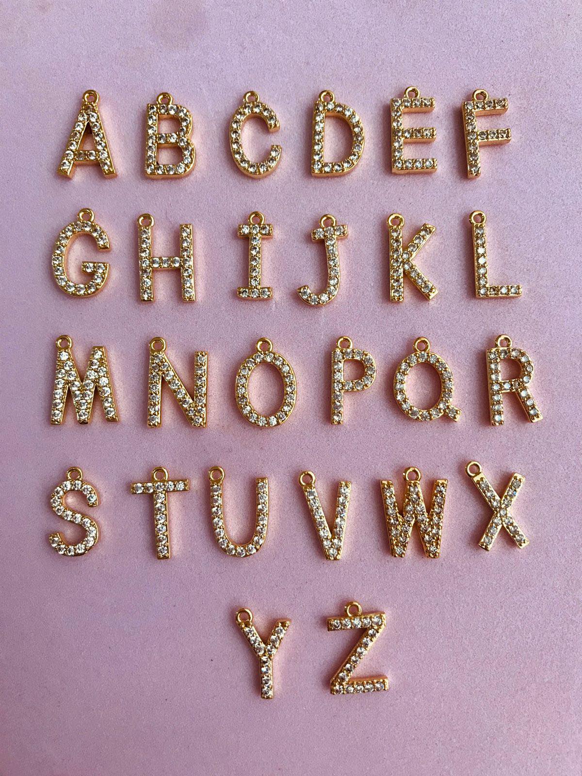 Letra blanca 1.5 cm.