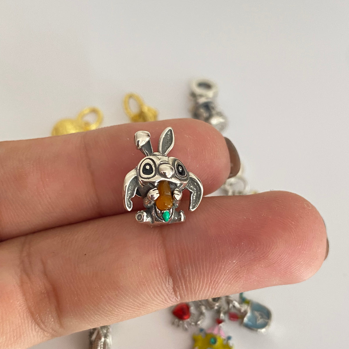 Charm Inspo Pandora colors y gold🌈⭐️