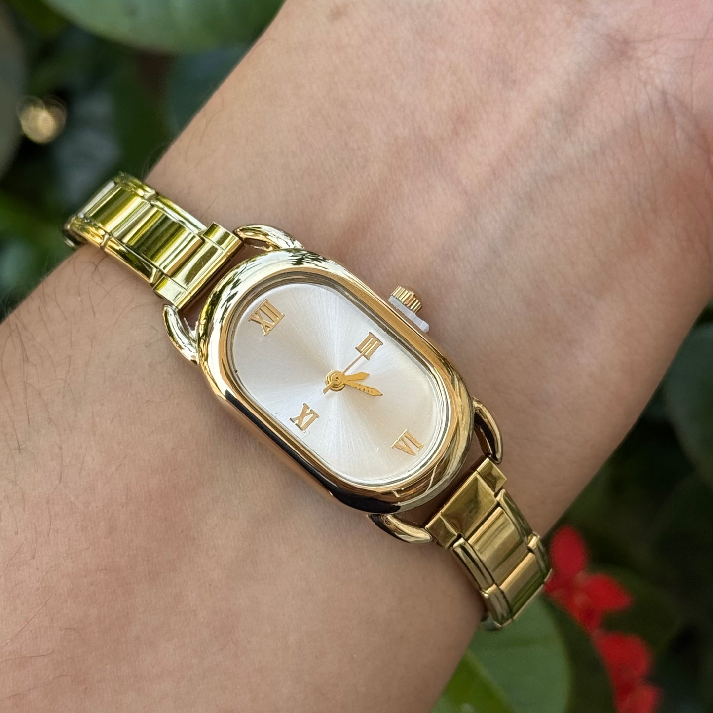 Reloj Italiano Ovalado Dorado Acero