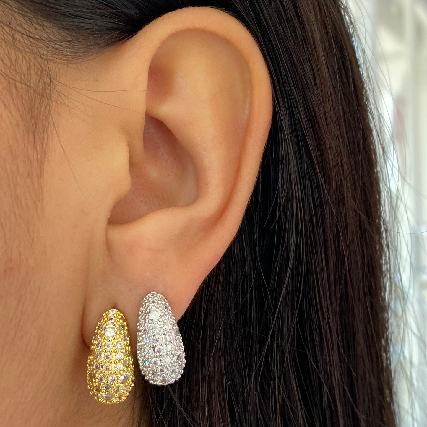 Aretes gota mini cristales chapa