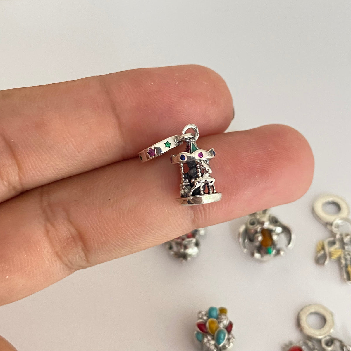 Charm Inspo Pandora colors y gold🌈⭐️