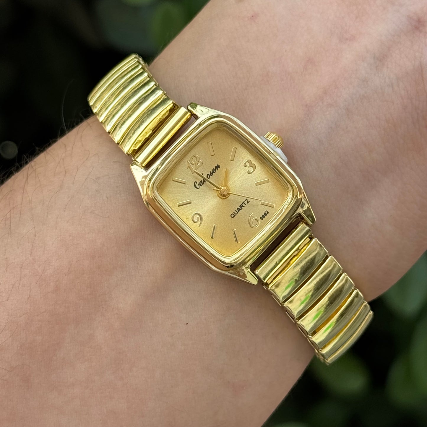 Reloj Elástico Dorado Chapa