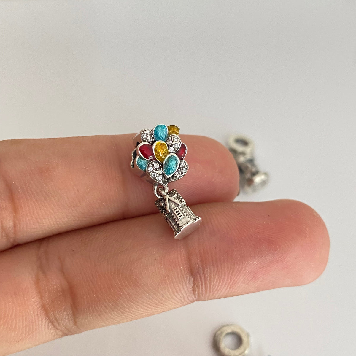 Charm Inspo Pandora colors y gold🌈⭐️
