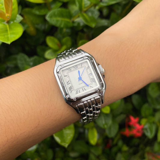 Reloj cuadrado plateado acero