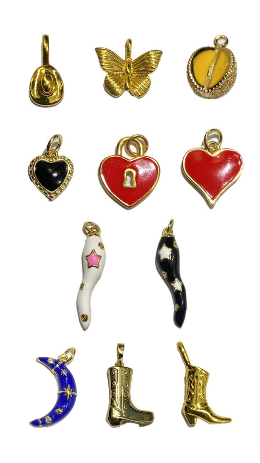 Charms chapa de oro