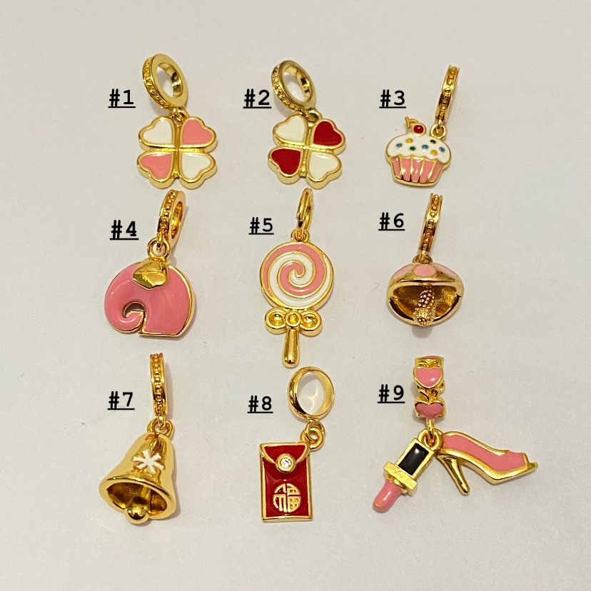Charm Chapa de Oro 3