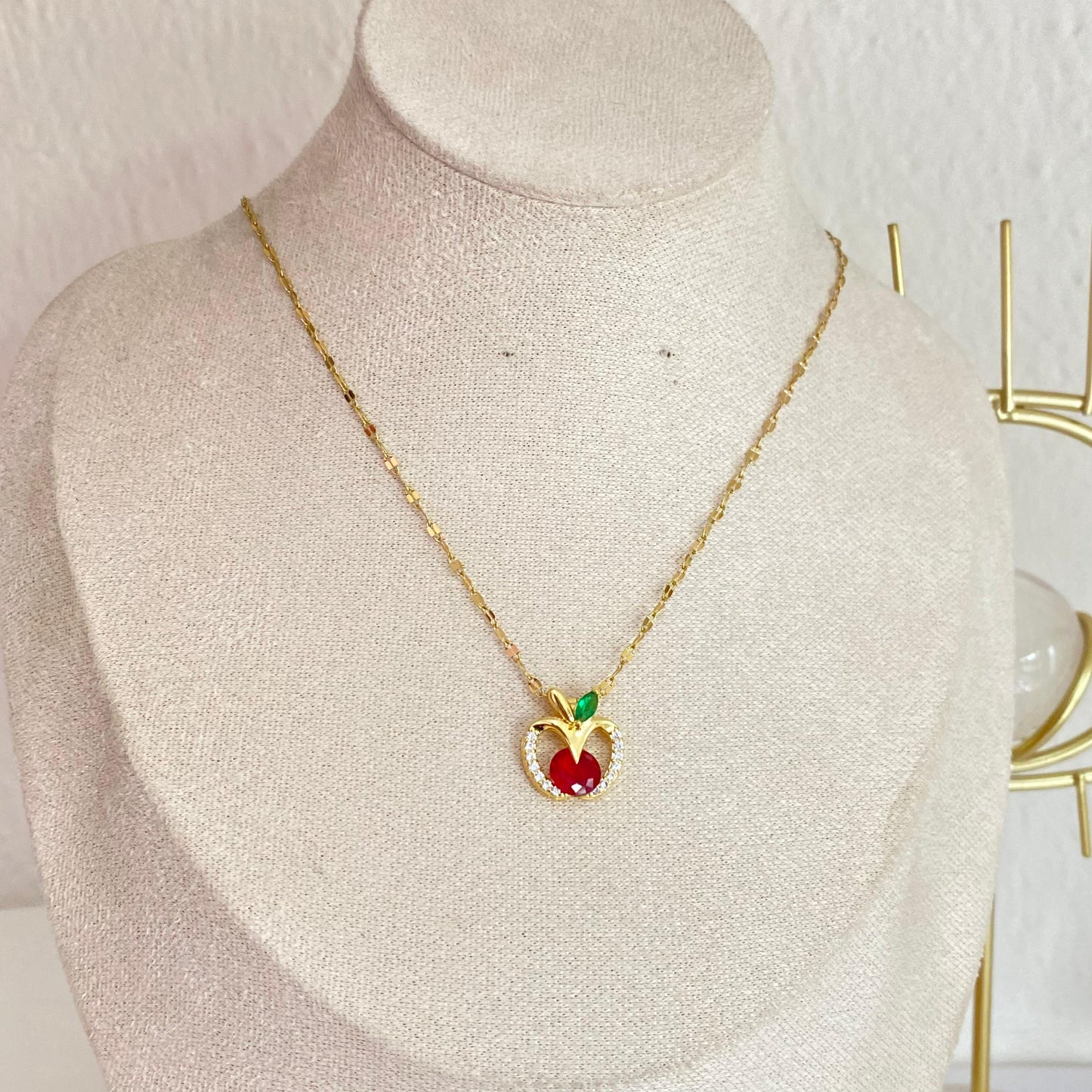 Collar Manzana Acero